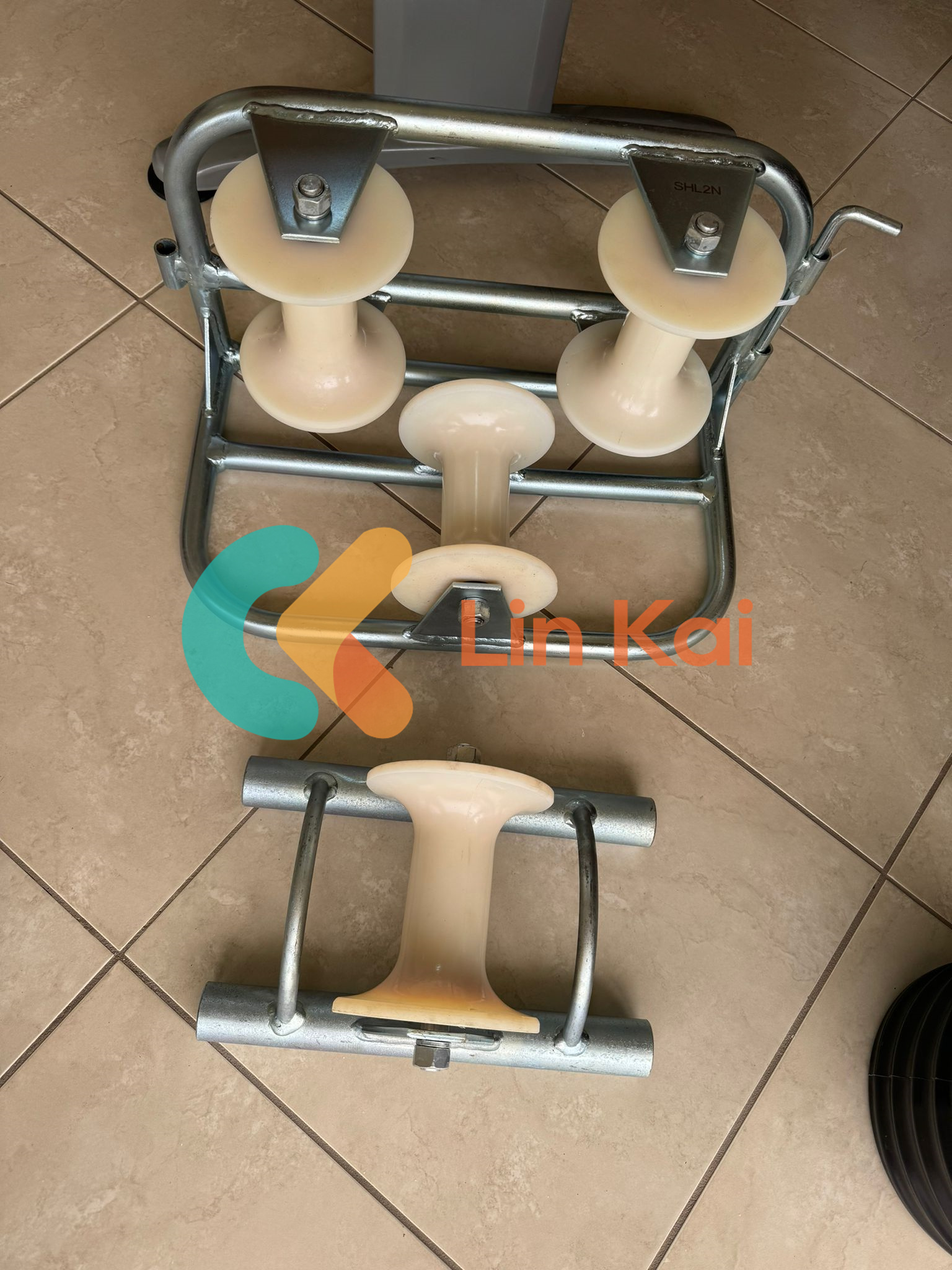 केबल ग्राउंड रोलरचे मुख्य कार्य काय आहेत?